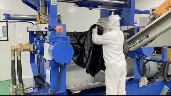 kopen FKM Fluorrubber 1,85 Specifieke zwaartekracht en 20 60 Mooney-viscositeit voor klepstamdichtingen online manufacture